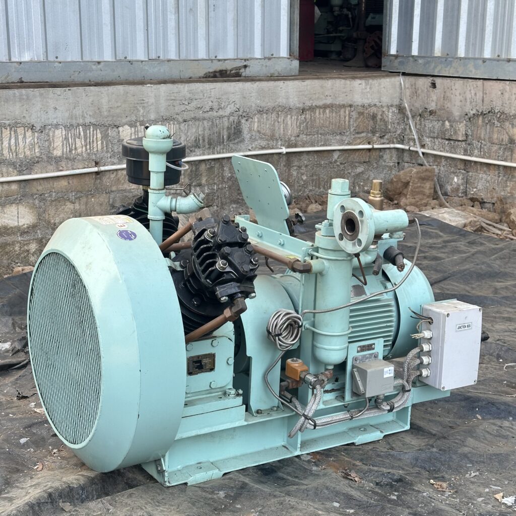 DONGHWA - AHV 30 - MARINE AIR COMPRESSOR - Image 5