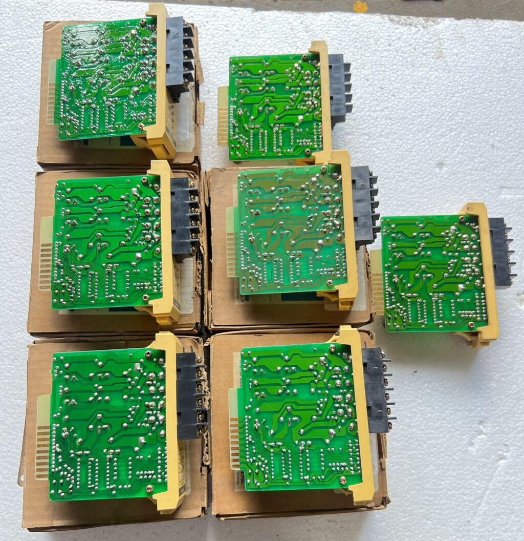 KOYO KOSTAC - E-01T-4157 - PROGRAMMABLE CONTROLLER RELAY OUTPUT CARD - Image 2