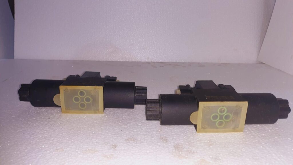 WANCRF - DSG-02-3C2-LW-R220 - SOLENOID VALVE