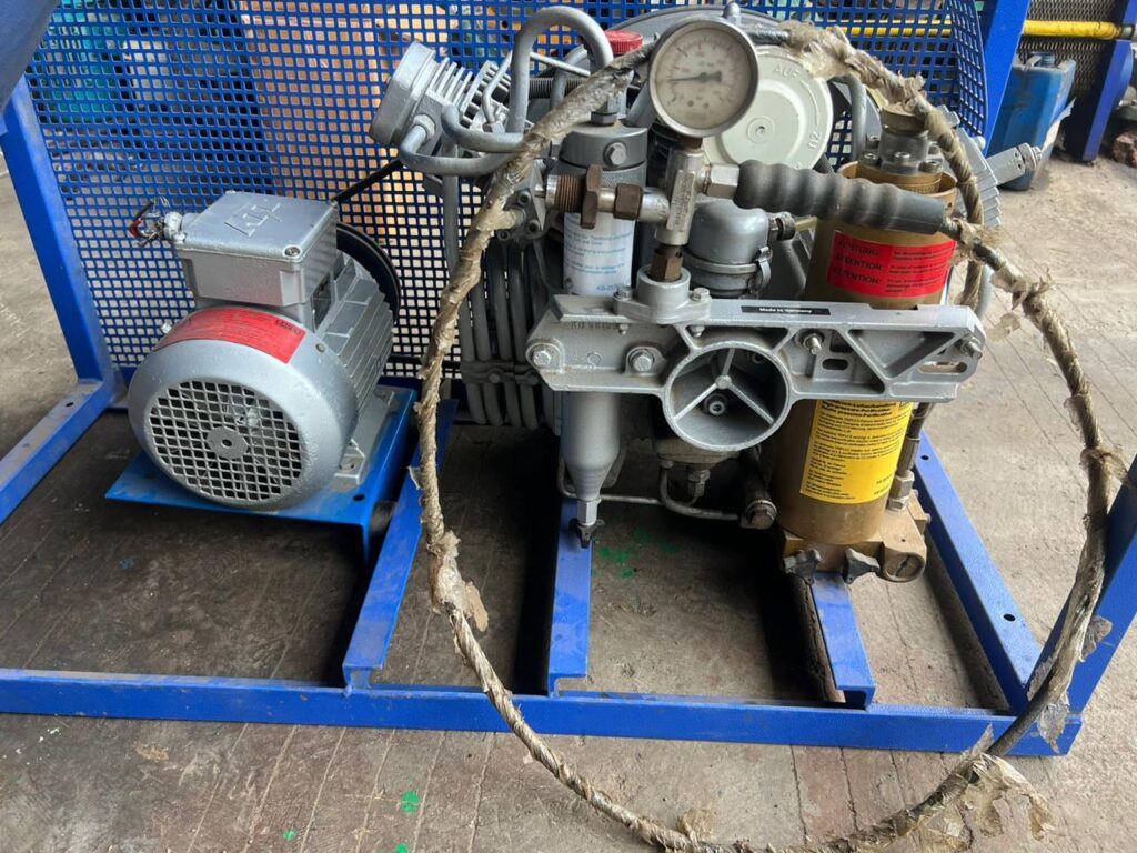 BAUER - U 3 E - HIGH-PRESSURE AIR COMPRESSOR - Image 5