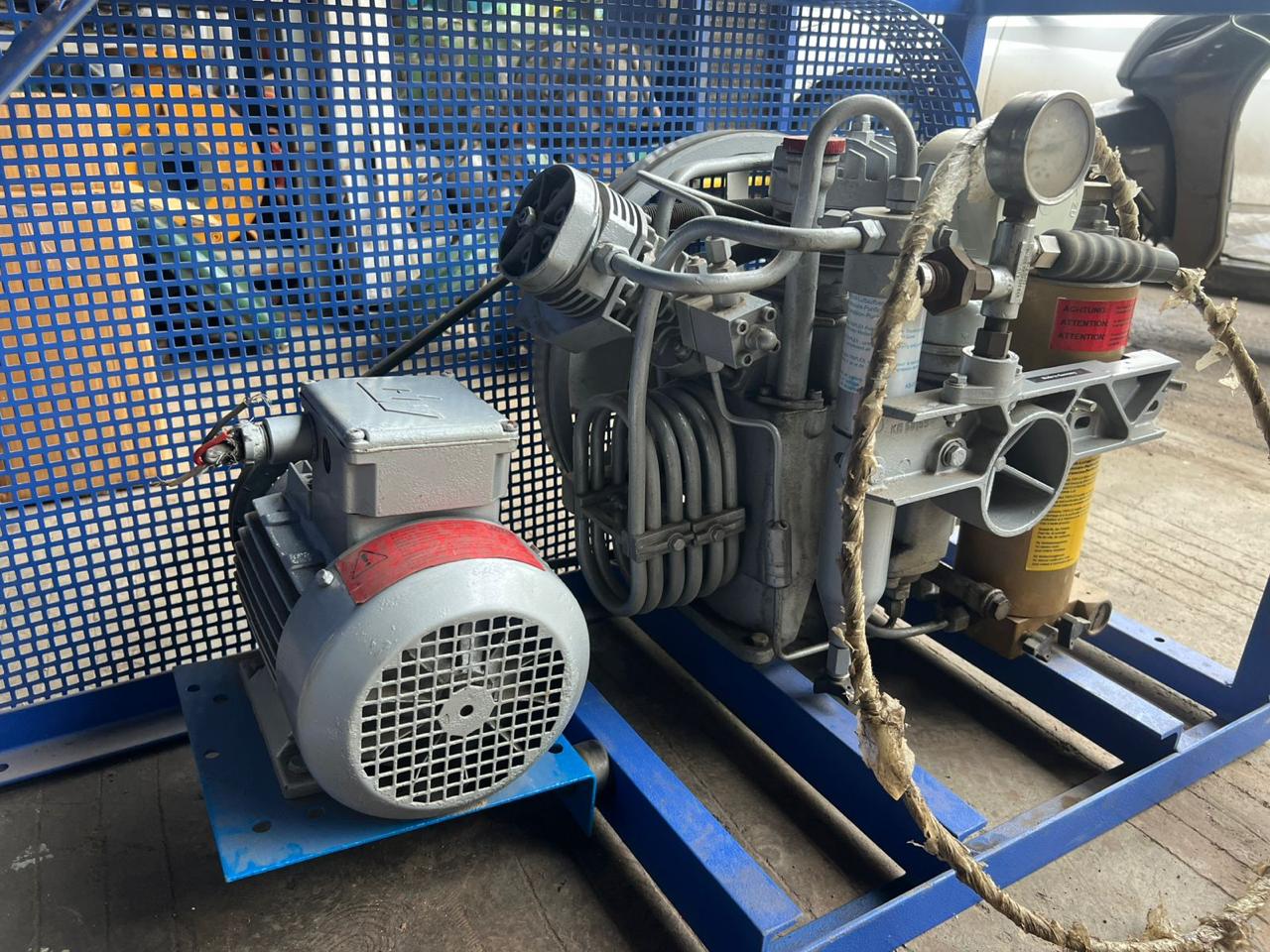 31 (5) BAUER - U 3 E - HIGH-PRESSURE AIR COMPRESSOR - Image 1