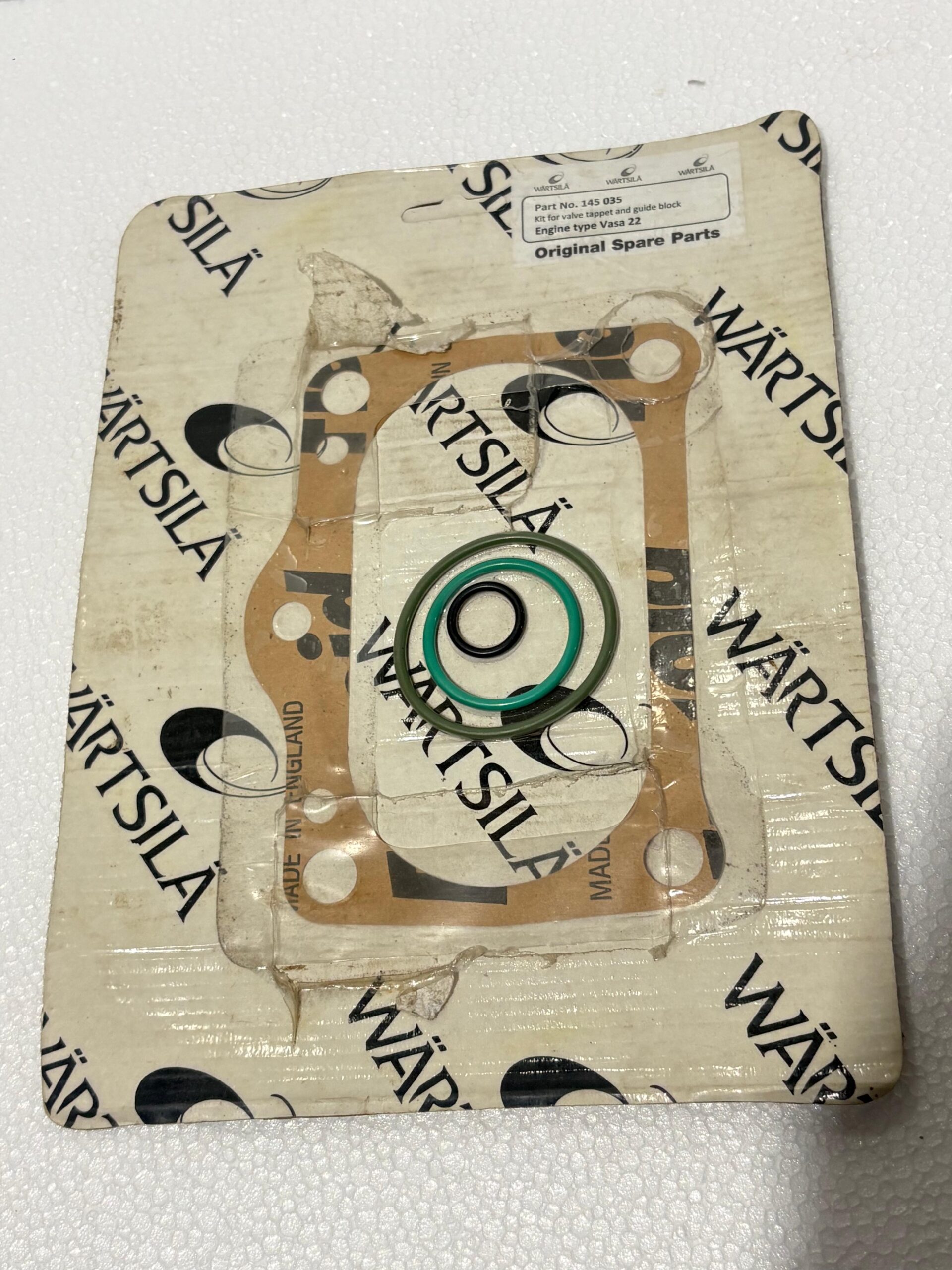 38 (2) WÄRTSILÄ - 145 035 - KIT FOR VALVE TAPPET AND GUIDE BLOCK - Image 1