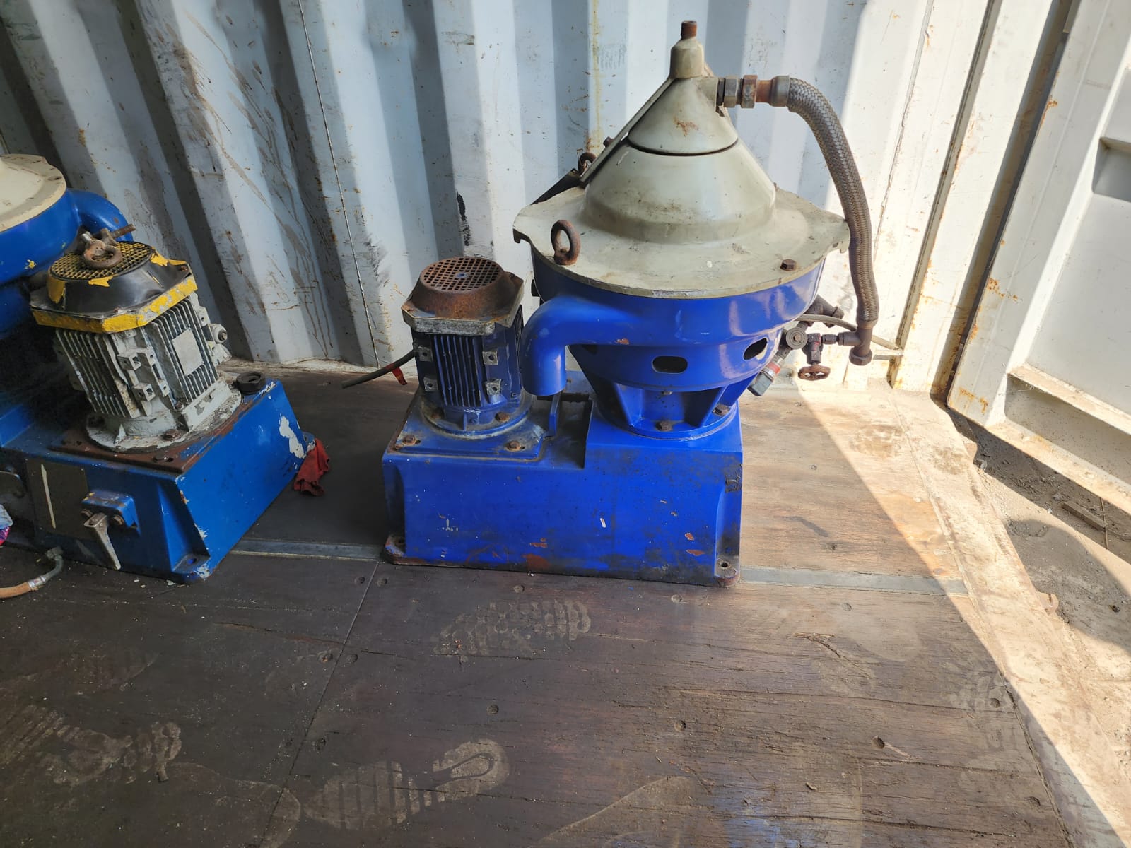 164 (1) ALFA LAVAL - P - 605 - CENTRIFUGAL SEPARATORS - Image 1